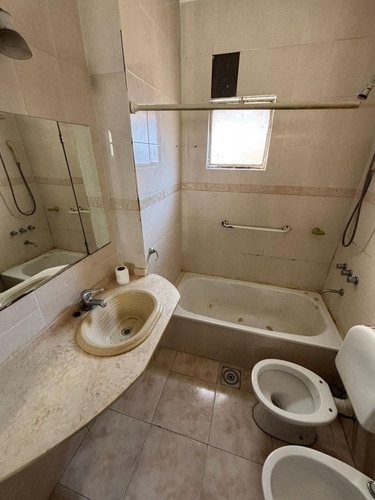 Casa En Floresta De 4 Ambientes
