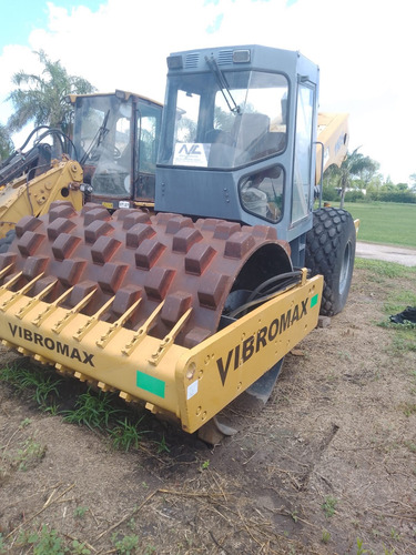 Compactador Autopropulsado. Motor Cummins 6bt. /13 Toneladas