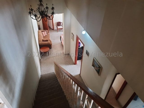 Imagen 10 de 12 de Apartamento En Venta En Av. Bolívar De San Juan De Los Morros. 23-7366