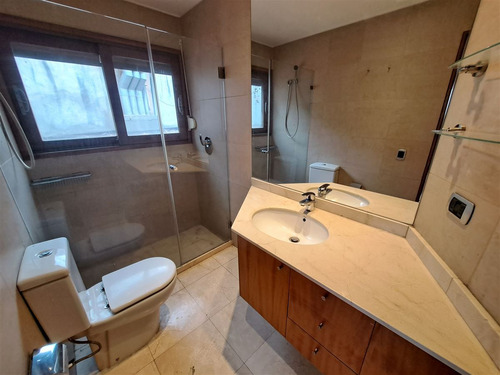 Departamento Tipo Townhouse En Venta De 5 Dorm. En Vitacura