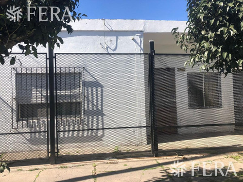 Imagen 2 de 12 de Venta De Casa De 3 Ambientes Con Patio En Quilmes (28198)
