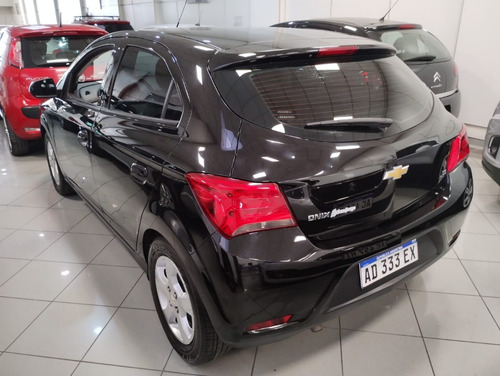 Imagen 17 de 25 de Chevrolet Onix Lt 2019, Concesionario Oficial, Gnc
