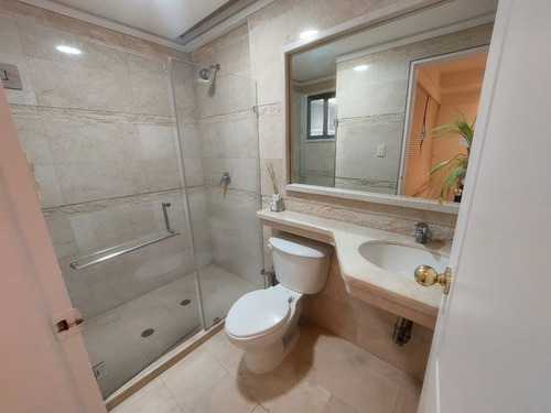 Lujoso Apartamento En Venta O Alquiler En Terrazas Del Country, Residencias Atlantis Guataparo Valencia. St