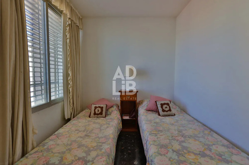 Apto De 2 Dormitorios Y 2 Baños En Edificio Apolo. Piso Alto Y Vista Despejada A Playa Mansa.