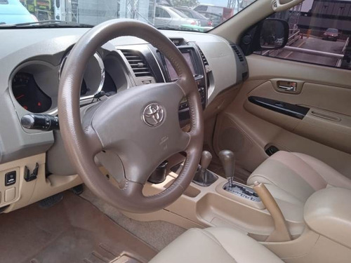 Imagen 14 de 15 de Toyota Fortuner