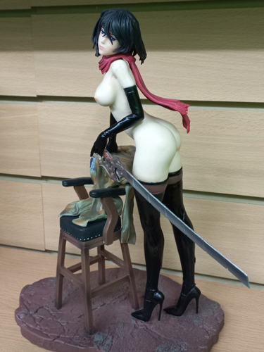 Attack On Titan - Mikasa - 30 Cm De Altura 