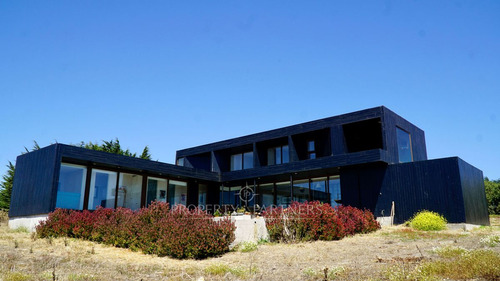 Pichilemu, Casa Amoblada Con Maravillosa Vista Al ...