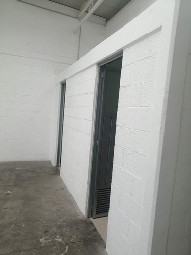 Imagen 8 de 8 de 140m2, Bodega En Condominio, Vigilanica, Entrada De Trailer