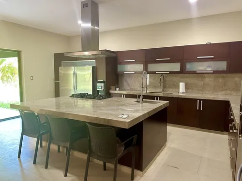 Residencia En Venta En Benito Juarez Norte Con Area De Fiestas Bar