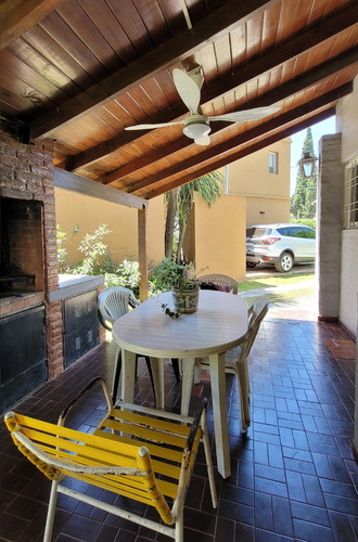Casa En Alquiler En Country Las Lajas