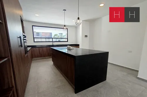 Casa En Venta En Lomas De Angelópolis Iii, Parque Nayarit