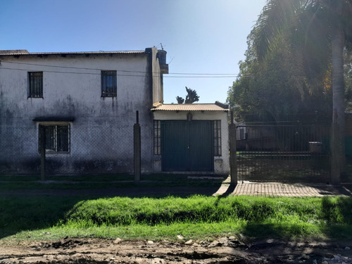 Casa Sobre Lote De 20 X 20m. General Rodríguez.  