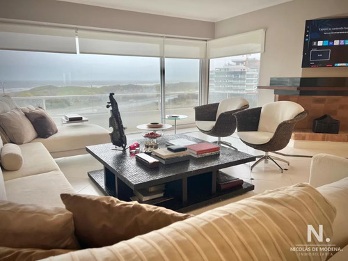 Espectacular Departamento En Venta Frente Al Mar, Penthouse De 4 Dormitorios. Punta Del Este