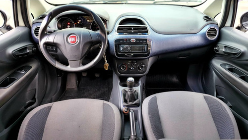 Imagem 11 de 13 de Fiat Punto Attractive 1.4 - Ano 2013 - Flex - Branco - Som