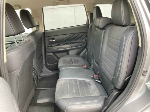 Imagen 10 de 11 de Mitsubishi Outlander 2019 5p Se Hbrido L4/2.0 Aut