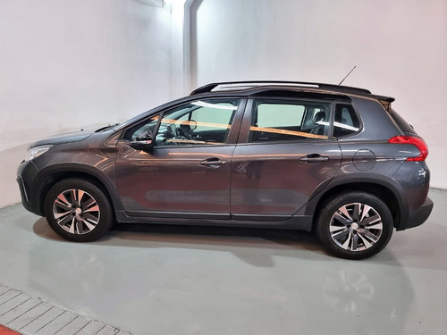 Peugeot 2008 1.6 Feline 5p