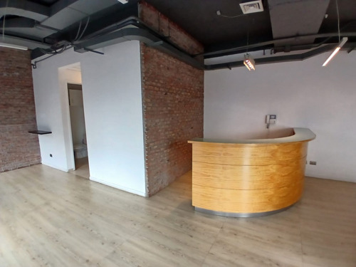 Excelente Oficna Amoblada Y Habilitada De 103 M2