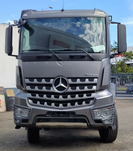 Mercedes-benz Arocs 4142k Cuatro Manos