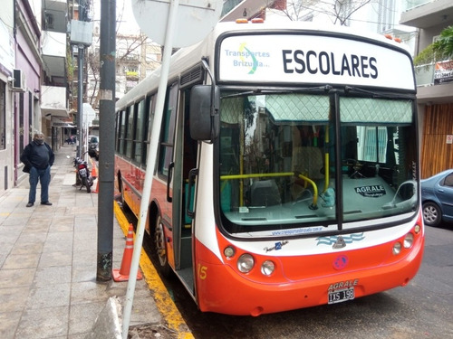 Imagen 2 de 5 de Alquiler De Micros Escolares Y Combis De Turismo