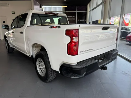 Chevrolet Silverado 4.3 V6 2500 Wt Doble Cabina 4x4 At