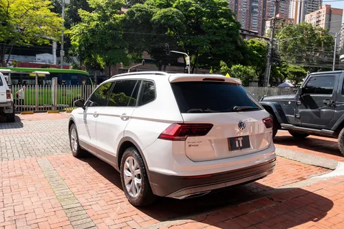 Volkswagen Tiguan TSI Comfortline 1.4T At 4x2