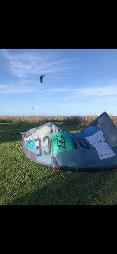 Kite Duotone Dice 12 Mts + Barra Trust 2018