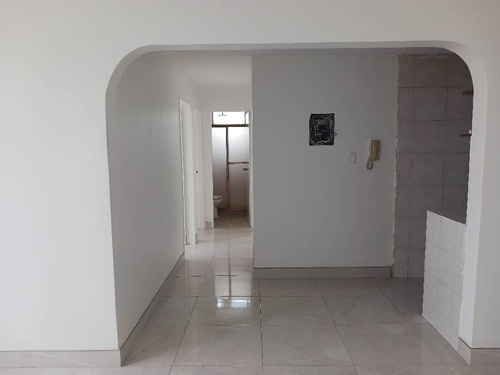 En Venta Apartamento (remodelado) En La Granja, Conjunto Residencial Don Bosco, Municipio Naguanagua Estado Carabobo / Venezuela  Emer.