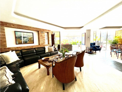 Se Vende Pb 400m2 + 400m2 Terraza 4h+s+e/5b/2p Lomas De Las Mercedes