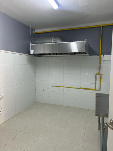 Dark Kitchen A Pasos Del Metro Republica