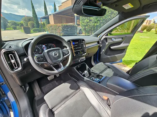 Volvo XC40 2.0 T4 R-Design