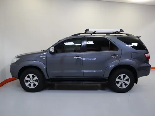 Toyota Fortuner 2.7 At 7psj 4x2