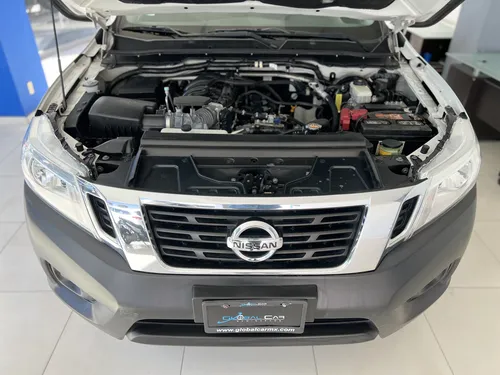 Nissan NP300 2.4 Doble Cabina Se Aa Pack Seg Mt