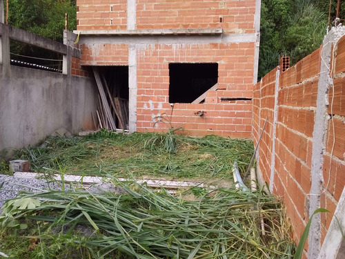 Terreno Com Construção Inacabada