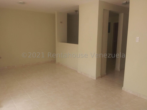 Imagen 9 de 11 de Eloisa Mejia Rentahouse Vende Townhouse En Tazajal Naguanagua 22-13419