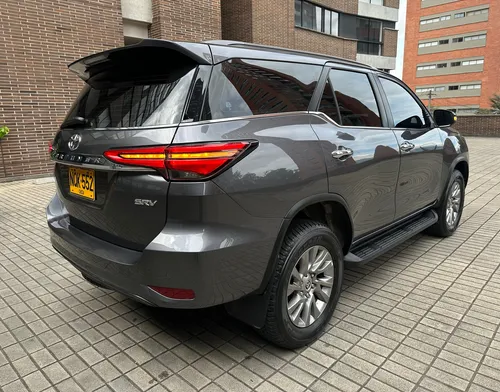 Toyota Fortuner 2.4 Diésel Srv 4X2