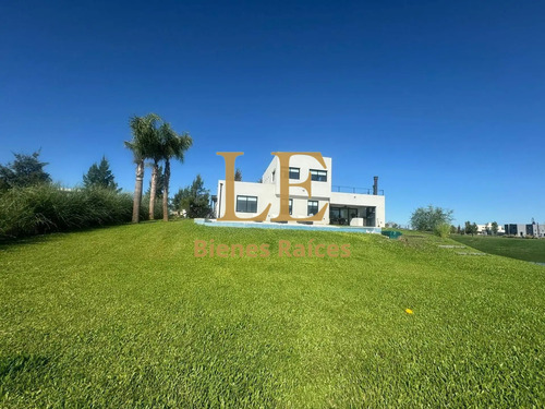 Venta Casa En El Naudir A La Laguna
