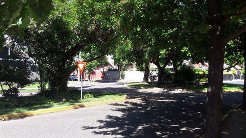 Casa En Venta De 3 Dorm. En Peñalolén