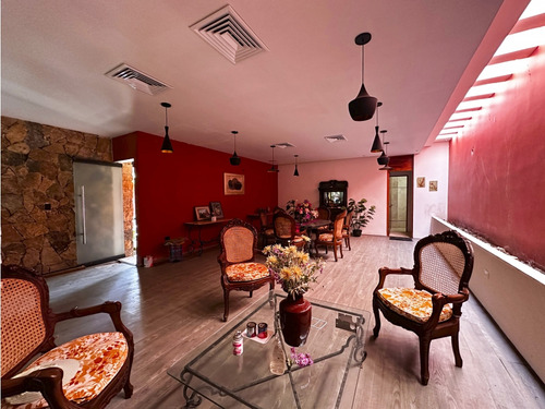 Venta, Propiedad En Avenida Cámara De Comercio, Ideal Para Negocio