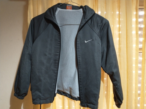 Campera Rompevientos Nike. En Muy Buen Estado.talle 8.