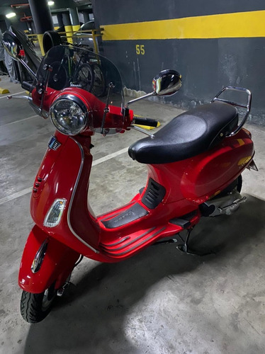 Imagen 1 de 16 de Moto Scooter Piaggio Vespa Vxl 150 2018 1 Mano 900 Km Roja