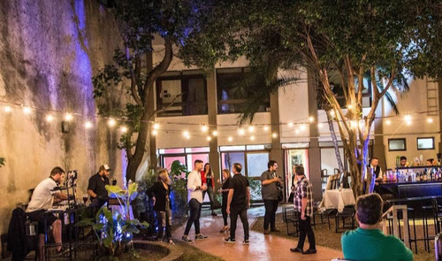 Salón De Eventos Sociales Y Corporativos En Morón Centro