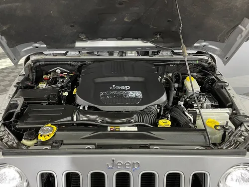 Jeep Wrangler 3.8 V6 Unlimited Sahara JK 4x4 At