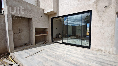 Venta Duplex De 3 Dor! 1 Dor En Planta Baja! Con Pileta!