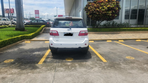 Imagen 4 de 6 de Toyota Fortuner 2.7 2011
