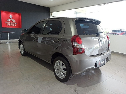 Toyota Etios Hatch X Plus 1.5 (aut) (flex)