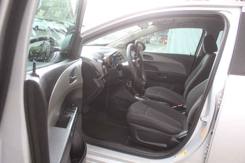 Imagen 7 de 15 de Chevrolet Sonic 2016 4p Lt L4/1.6 Aut