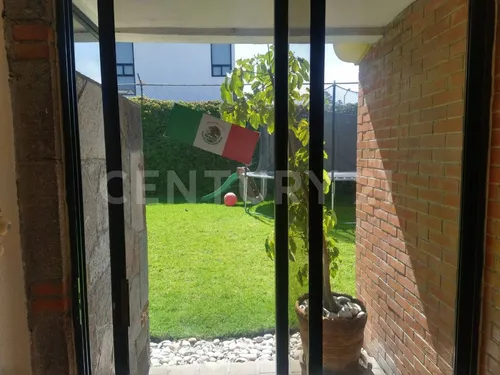 Casa Residencial De Un Piso En Venta, Zona Carcaña, Recta A Cholula, Puebla