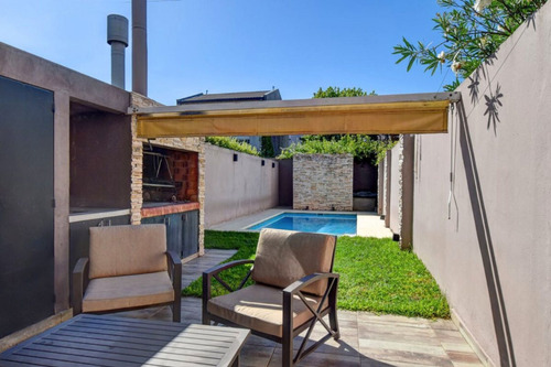 Casa Duplex 5 Ambientes Venta Olivos Pileta