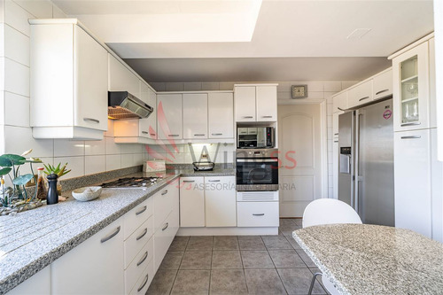 Departamento En Venta De 3 Dorm. En Vitacura