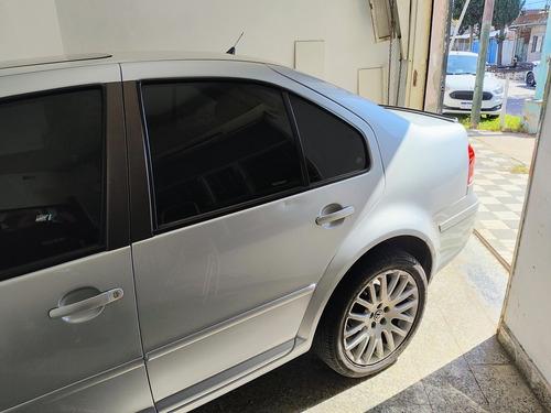 Volkswagen Bora 1.8 Highline T 180cv Cuero